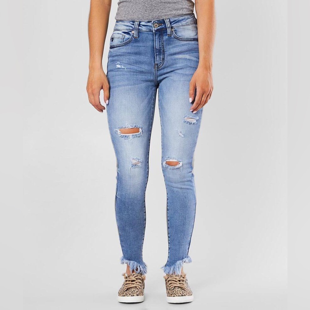 KanCan Distress Skinny Jeans • Size 7/27